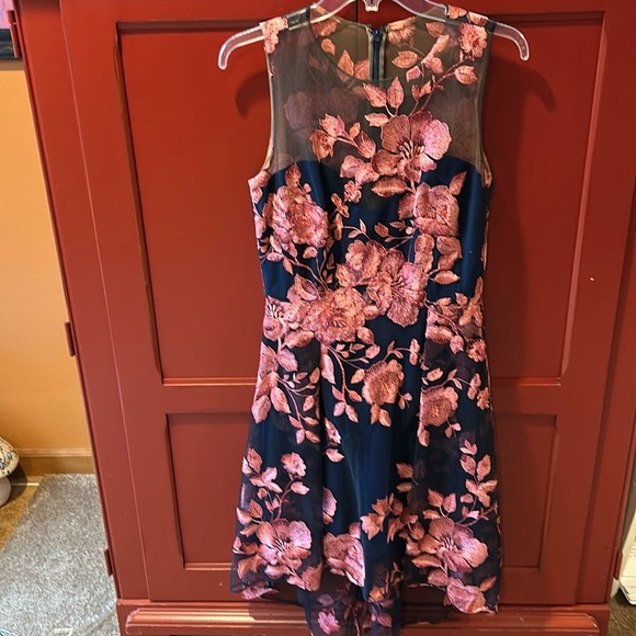 Marchesa Notte - Navy and Rose colored flowers - Size 8 - Picture 6 of 9